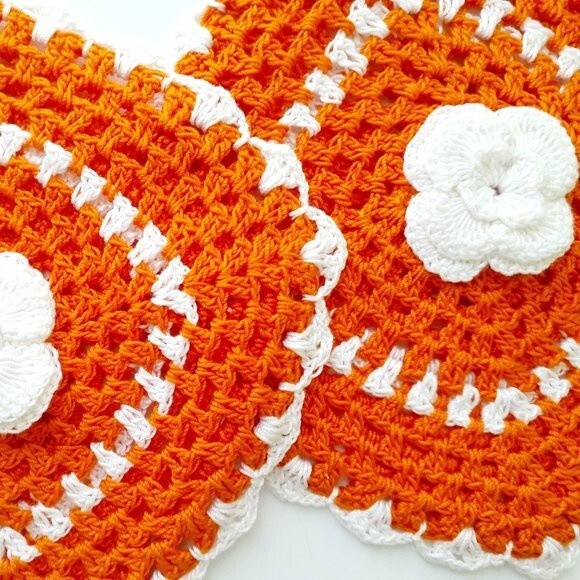 Hand Crocheted Pot Holders Hot Pads Trivet Flower White Orange S7.5" set of 2 - Picture 5 of 8
